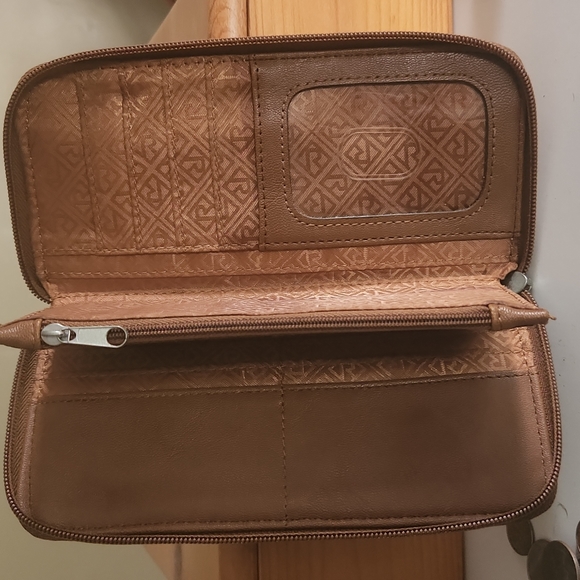 Relic Handbag and Wallet - Picture 5 of 6